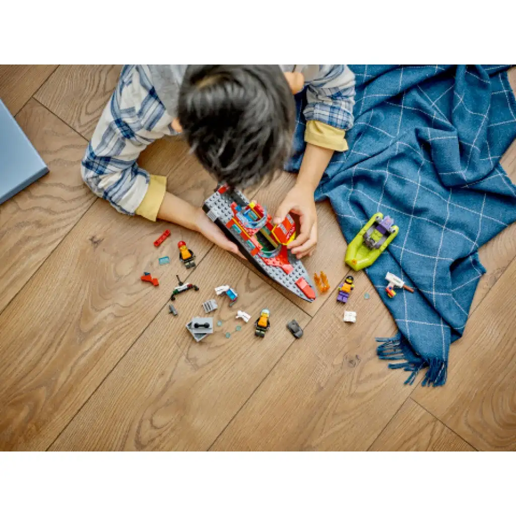 LEGO® City: Tűzoltóhajó (60373) kép 5