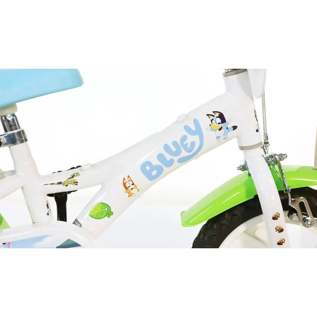 Bluey 12” gyerek bicikli kulacstartóval és oldalkerekekkel fehér-kék-zöld színben – Dino Bikes kerékpár kép 5