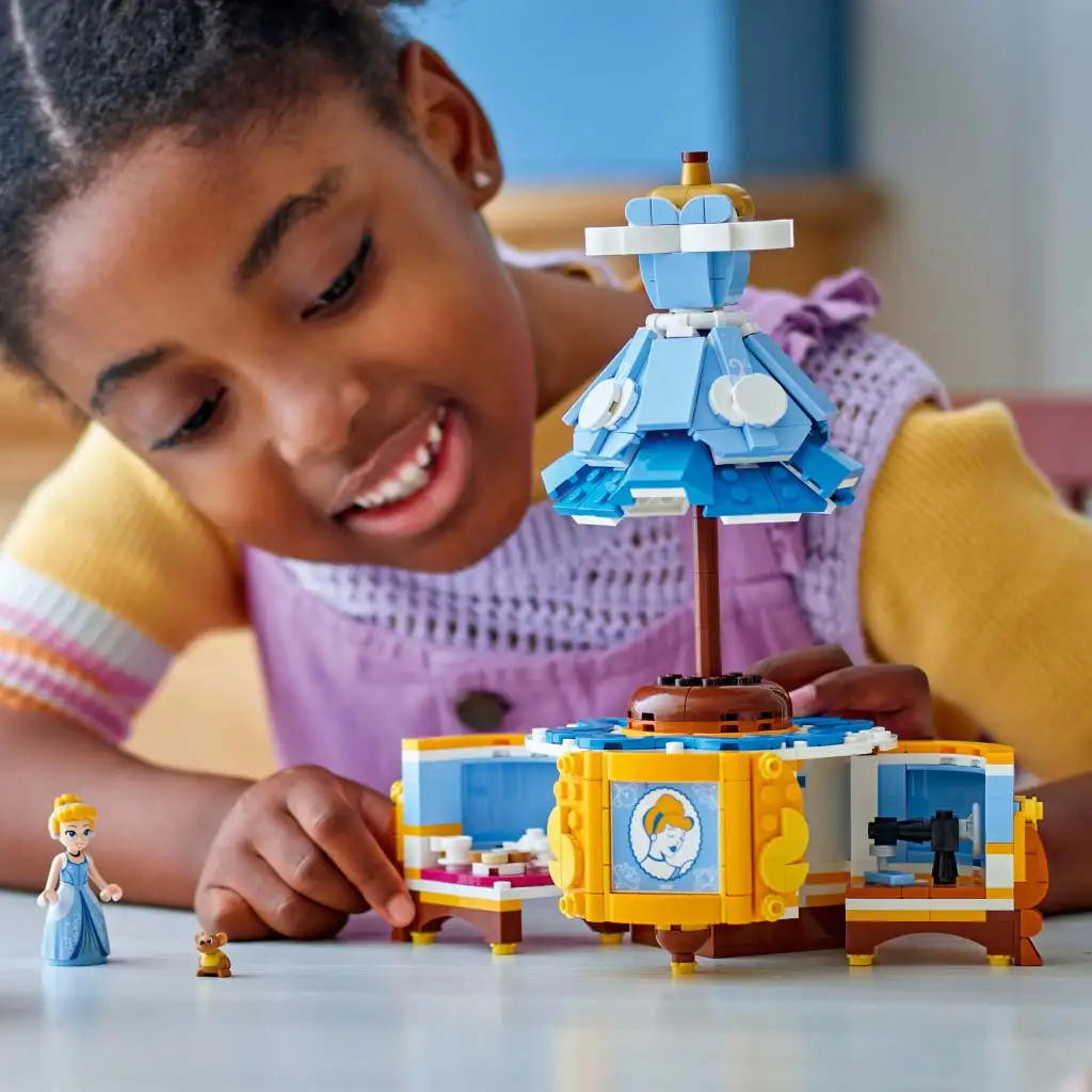 LEGO® Disney: Hamupipőke ruhája (43266) kép 4