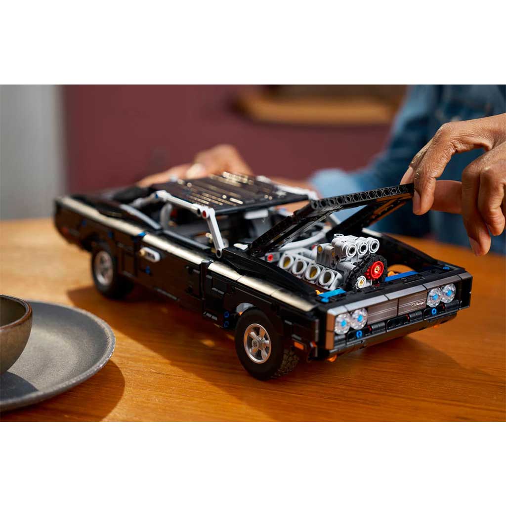 LEGO® Technic: Fast and Furious Dodge Charger R/T autó (42231) kép 6