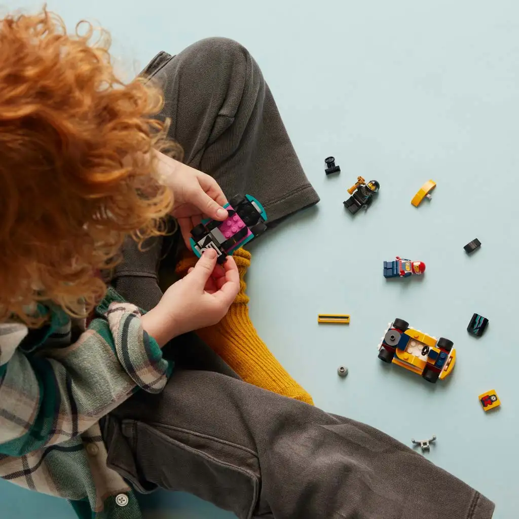 LEGO® City: Gokartok és versenypilóták (60400) kép 3