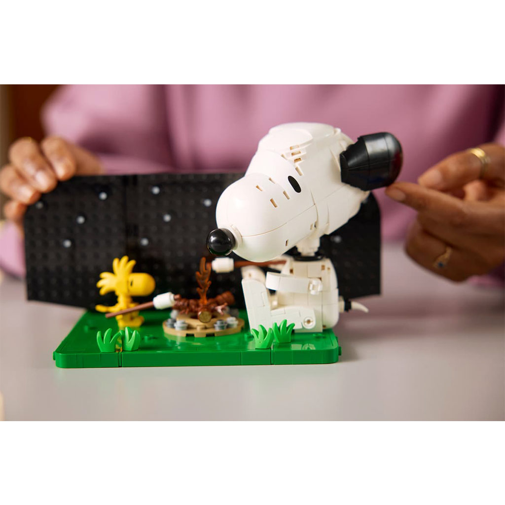 LEGO® Ideas: Peanuts: Snoopy kutyaháza (21368) kép 12