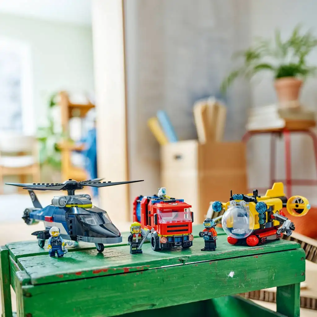 LEGO® City: Helikopter, tűzoltóautó és tengeralattjáró egy csomagban (60462) kép 3