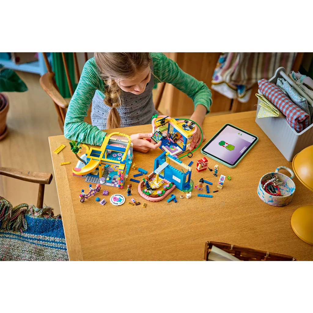 LEGO® Friends: Heartlake City klubház (42689) kép 10