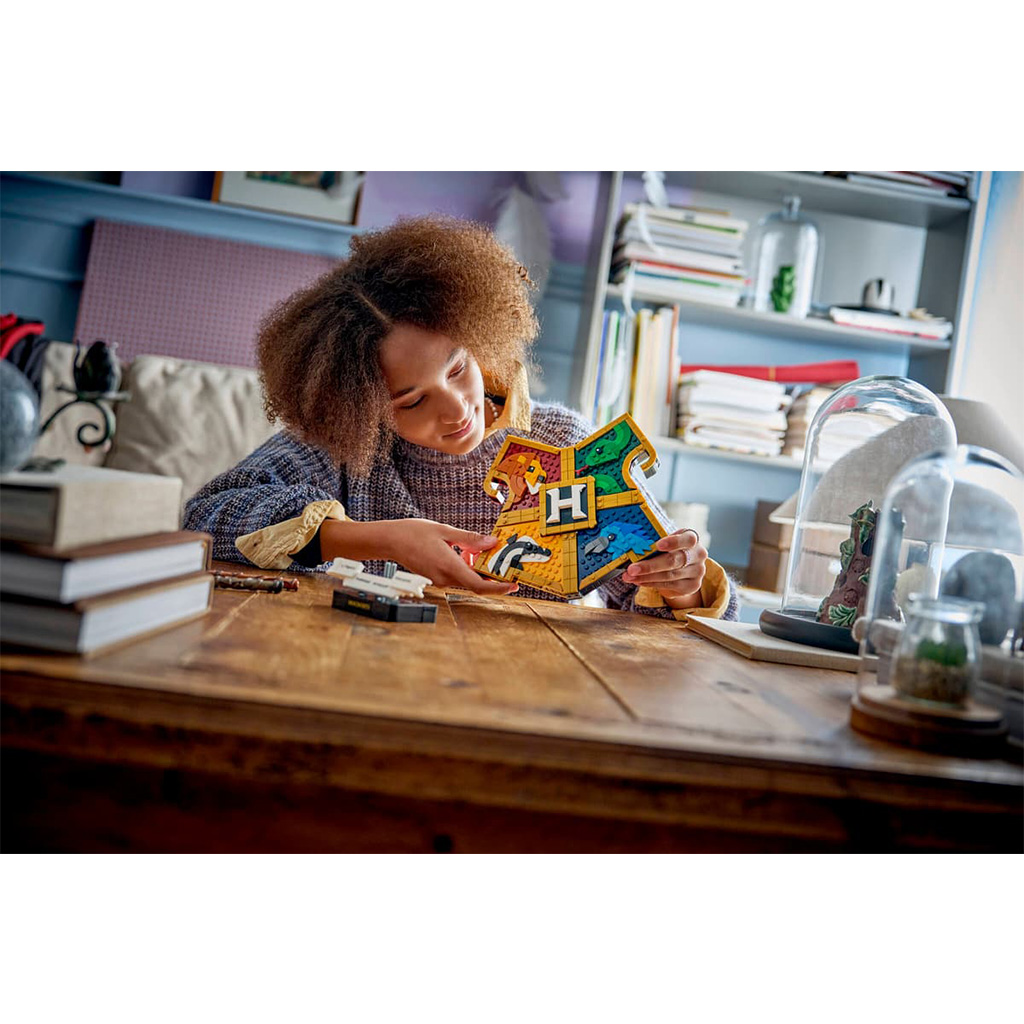 LEGO® Harry Potter™: A Roxfort™ címere (76462) kép 4