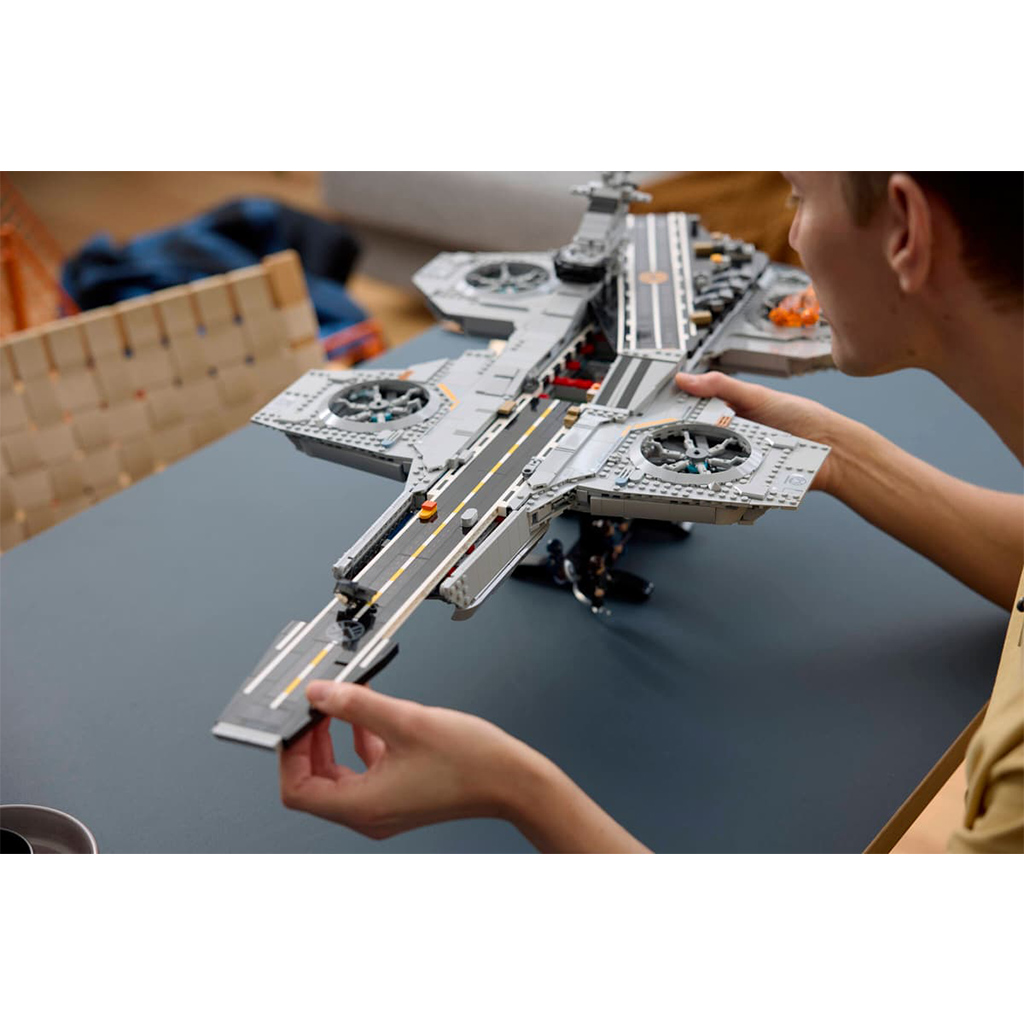 LEGO® Marvel: S.H.I.E.L.D. Helicarrier (76354) kép 9