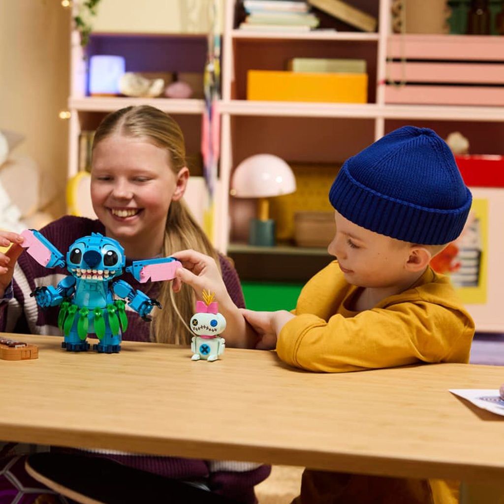 LEGO® Disney™ Stitch és Foltos (43296) kép 4
