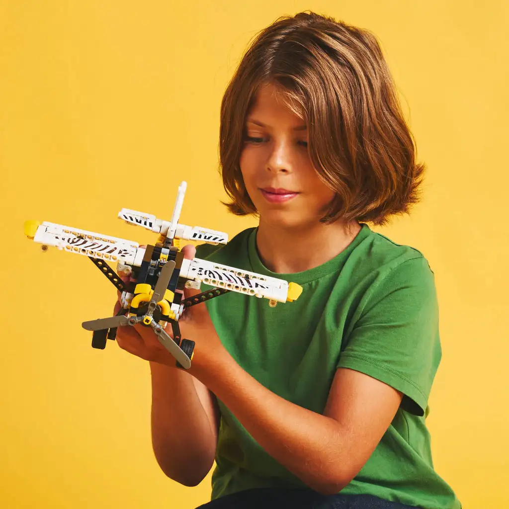 LEGO® Technic: Kisrepülő (42198) kép 3
