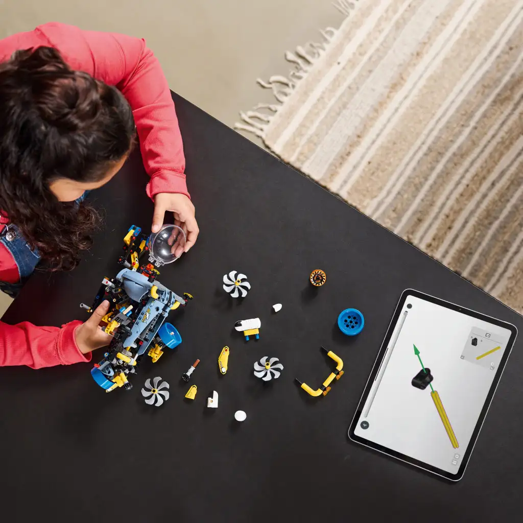 LEGO® Technic: Mélytengeri kutató tengeralattjáró (42201) kép 5