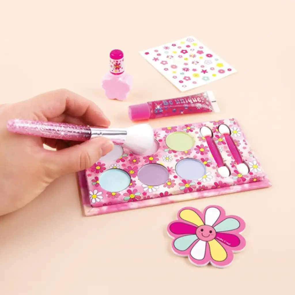 Make it Real: Blooming Beauty virágos smink szett kép 3