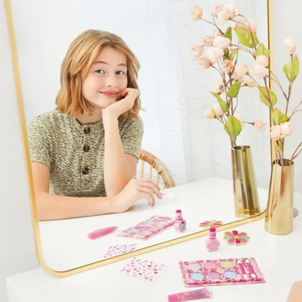 Make it Real: Blooming Beauty virágos smink szett kép 4
