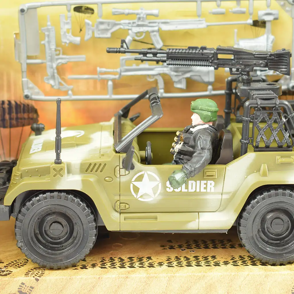 Combat Force 9: Katonai terepjáró katonával és fegyverekkel 22cm kép 3