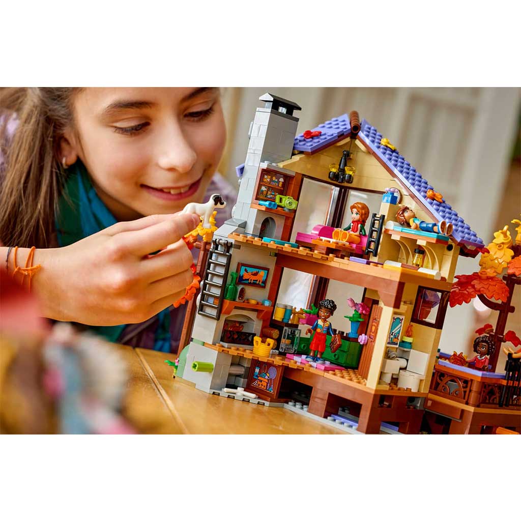 LEGO® Friends: Otthonos kabin az őszi erdőben (42705) kép 7