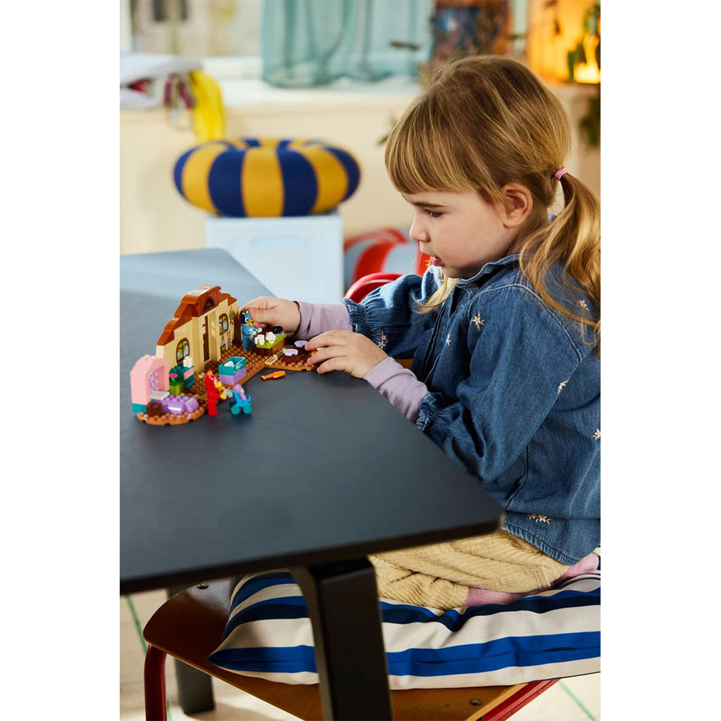 LEGO® Bluey™: Rozsdás és Bluey a suliban (11221) kép 11