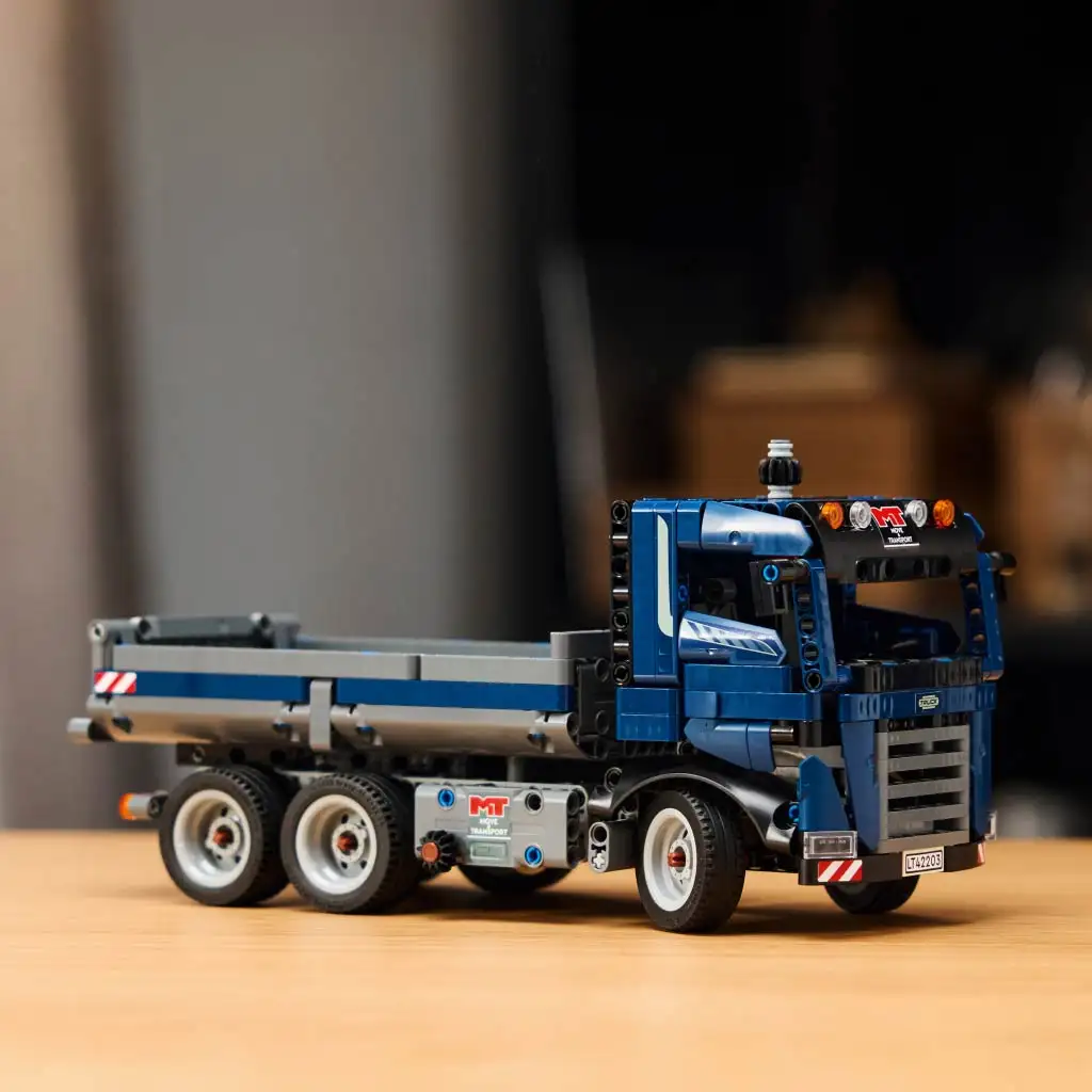LEGO® Technic: Billenőplatós teherautó (42203) kép 5
