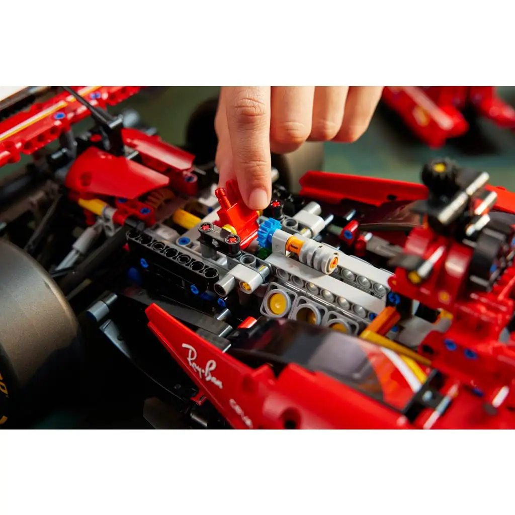 LEGO® Technic: Ferrari SF-24 F1 autó (42207) kép 5