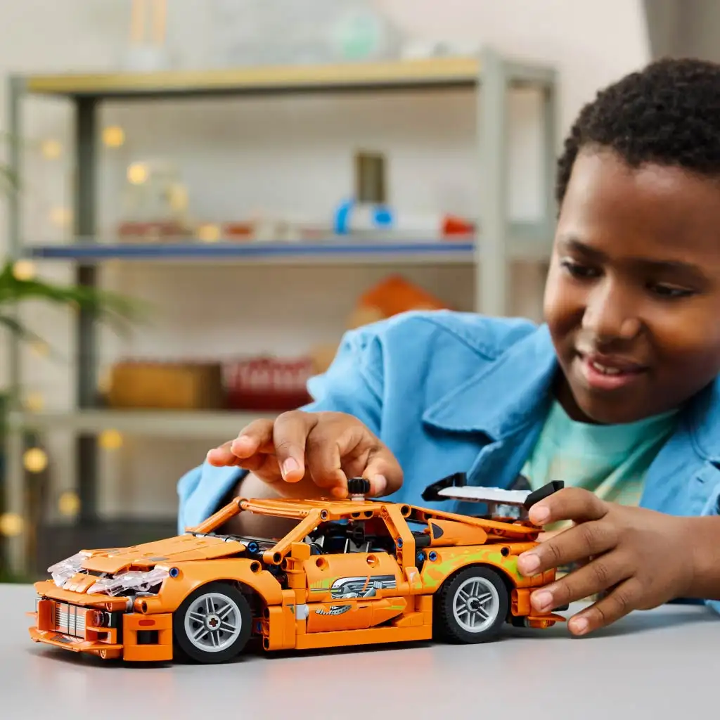 LEGO® Technic: Fast and Furious Toyota Supra MK4 (42204) kép 4