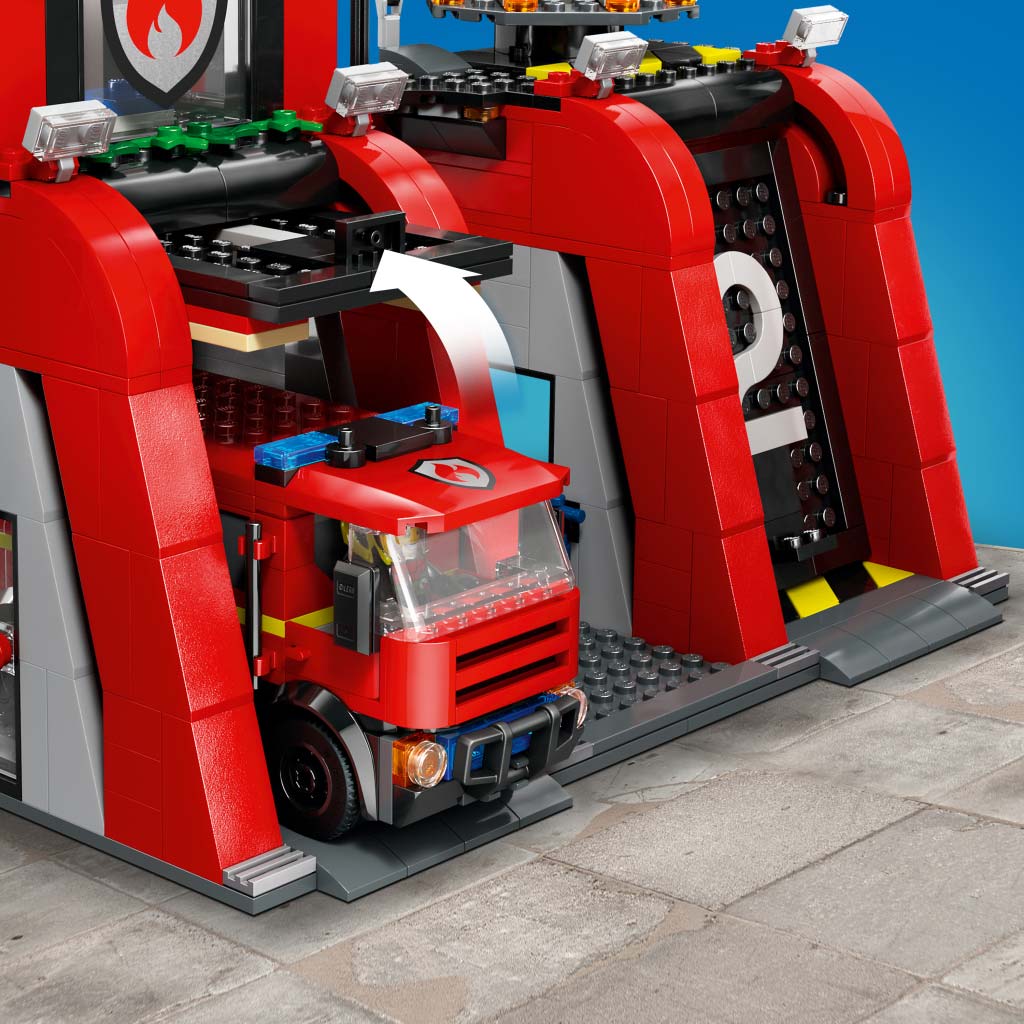 LEGO® City: Tűzoltóállomás és tűzoltóautó (60414) kép 3