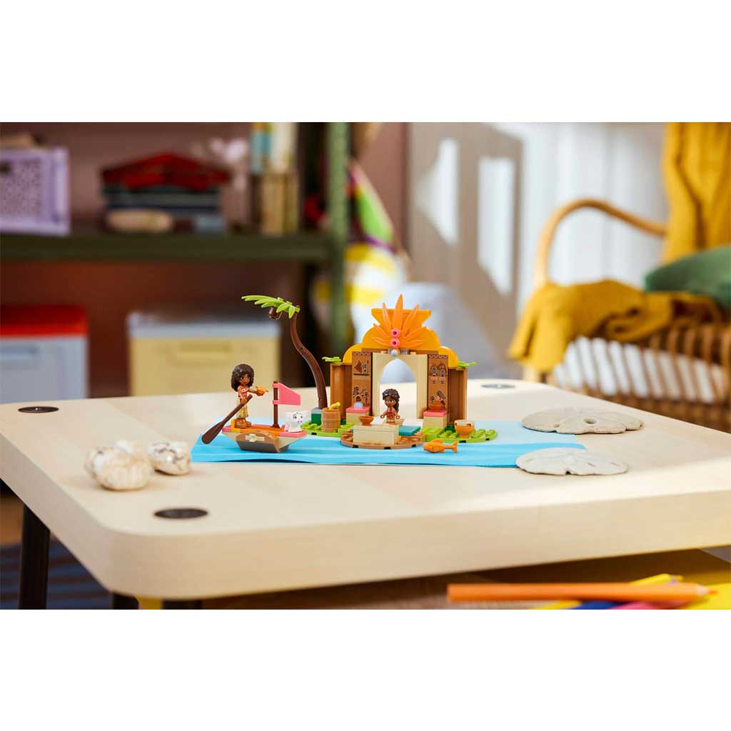 LEGO® Disney™: Falusi ház és tutaj (43282) kép 4